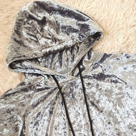 ❄️Emma&Sam S, Velvet Crop Hoodie - Picture 2 of 5